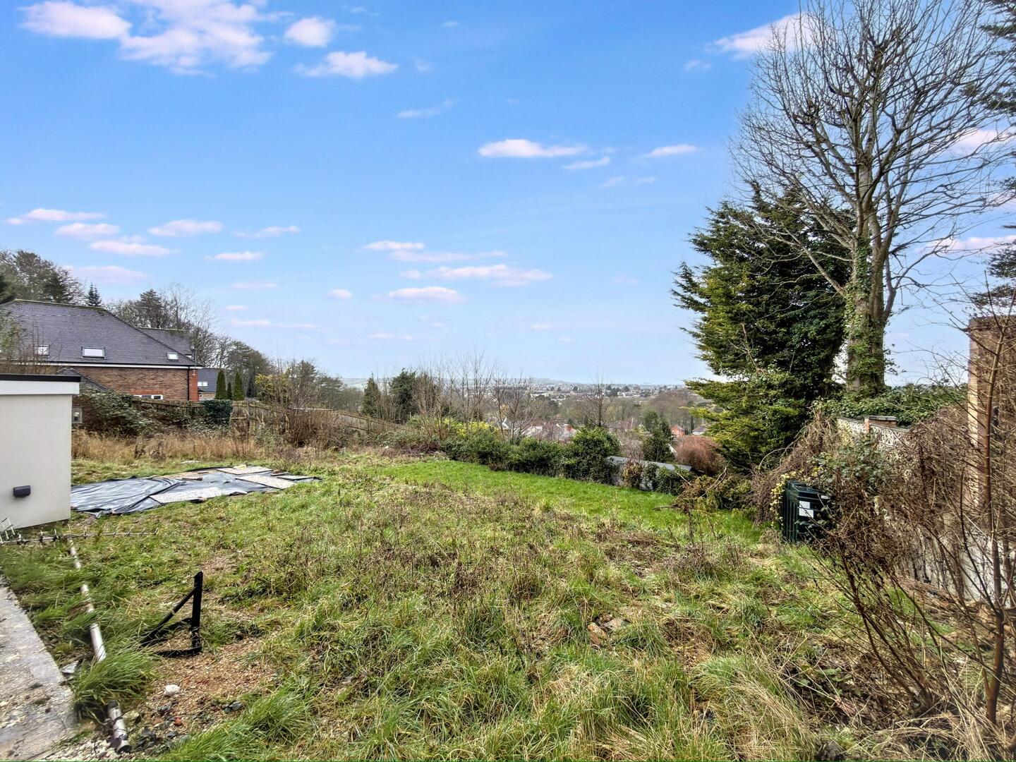 Woodbury Hill Path, Luton